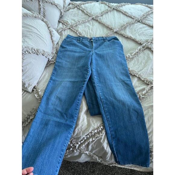 3 pairs of Women's Gloria Vanderbilt Amanda Classic Jeans - Size 16 Blue - Picture 3 of 5
